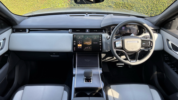 Land Rover Range Rover Velar 3.0 D300 MHEV Belgravia Edition Satin 5dr Auto Diesel Estate - Image 9